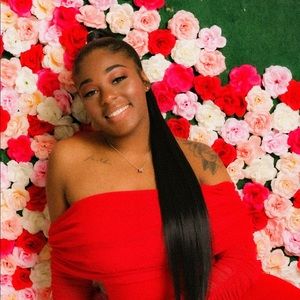 Meet your Posher, Anike